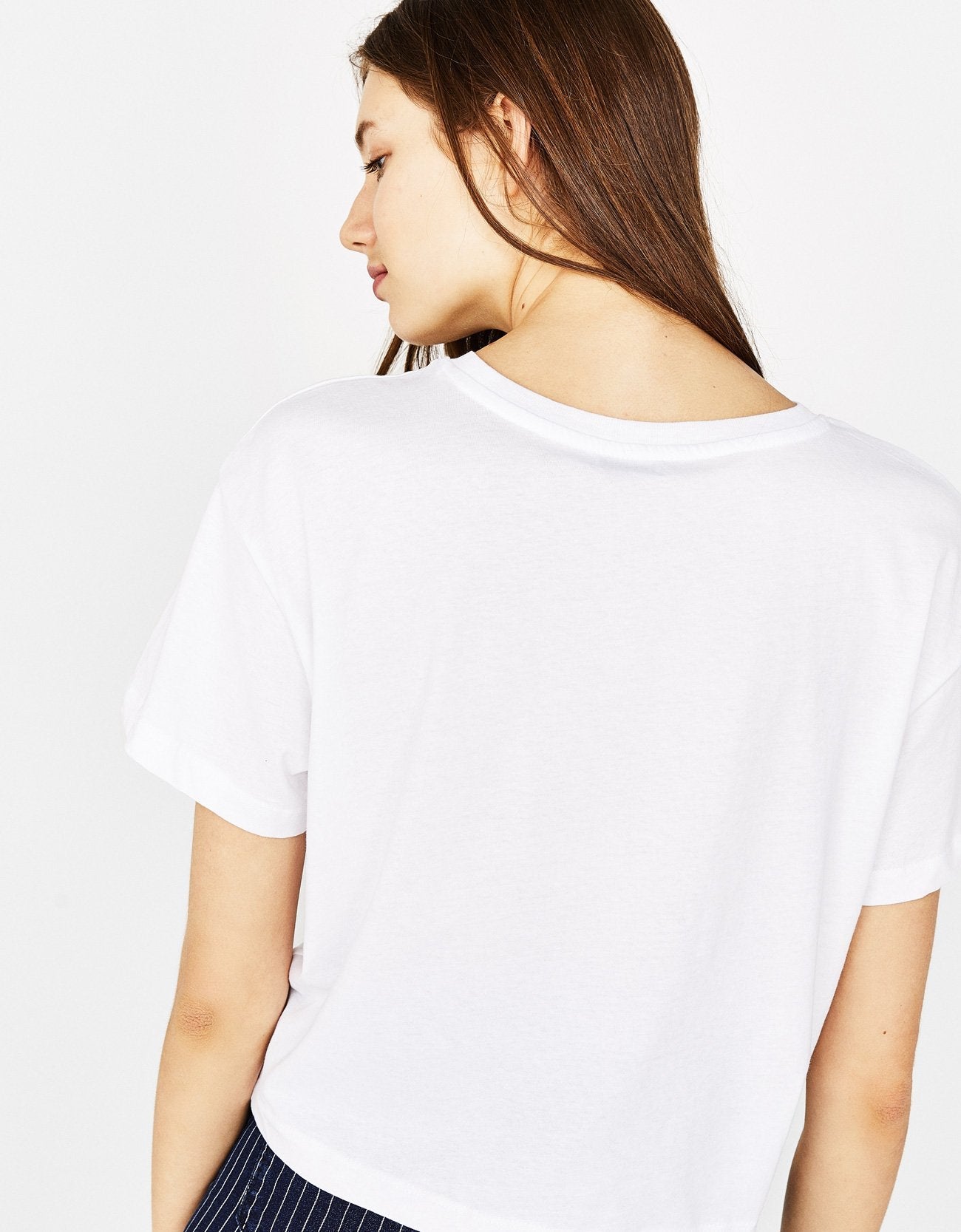 T-Shirt aus ökologisch angebauter Baumwolle mit Knoten vorne