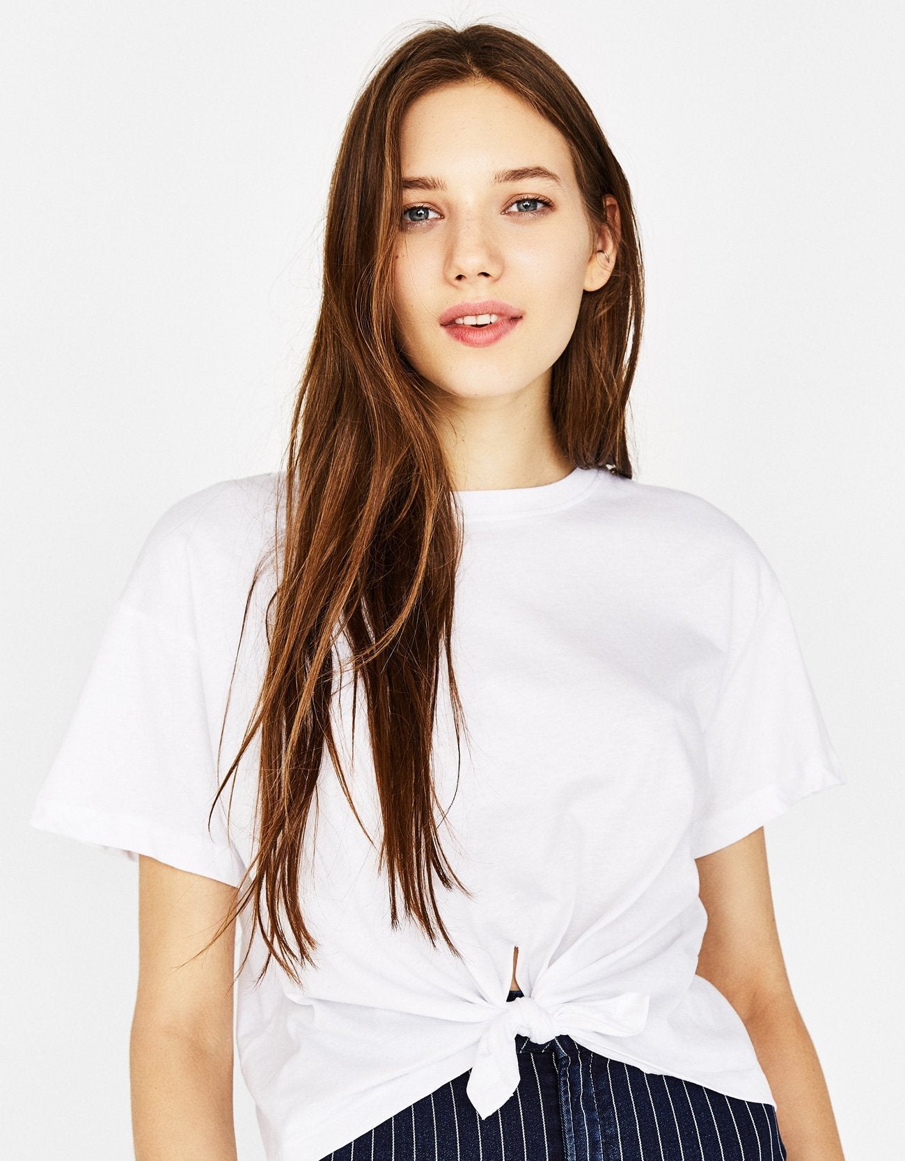 T-Shirt aus ökologisch angebauter Baumwolle mit Knoten vorne