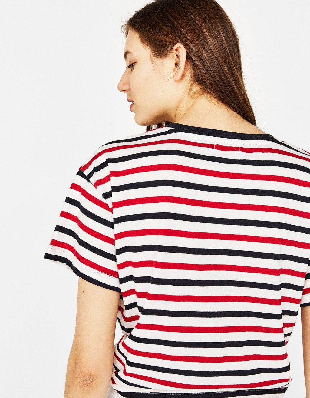 T-Shirt aus ökologisch angebauter Baumwolle mit Knoten vorne