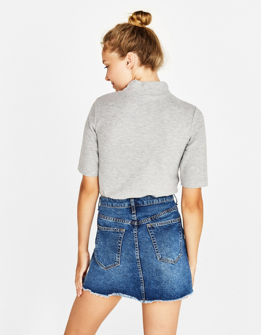 T-Shirt aus ökologisch angebauter Baumwolle mit hohem Kragen