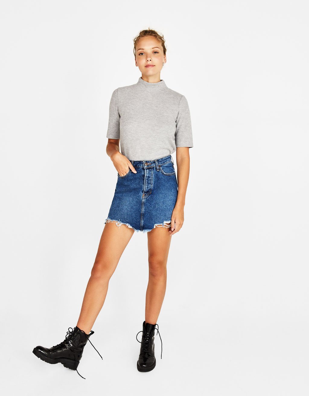 T-Shirt aus ökologisch angebauter Baumwolle mit hohem Kragen