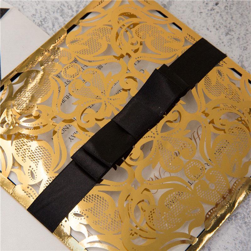 „Folded Gates Mirror“ – SQ Lasergeschnittenes gefaltetes Tor